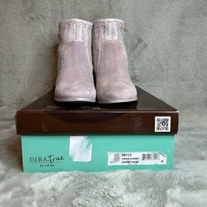 Diba True light grey ankle boots